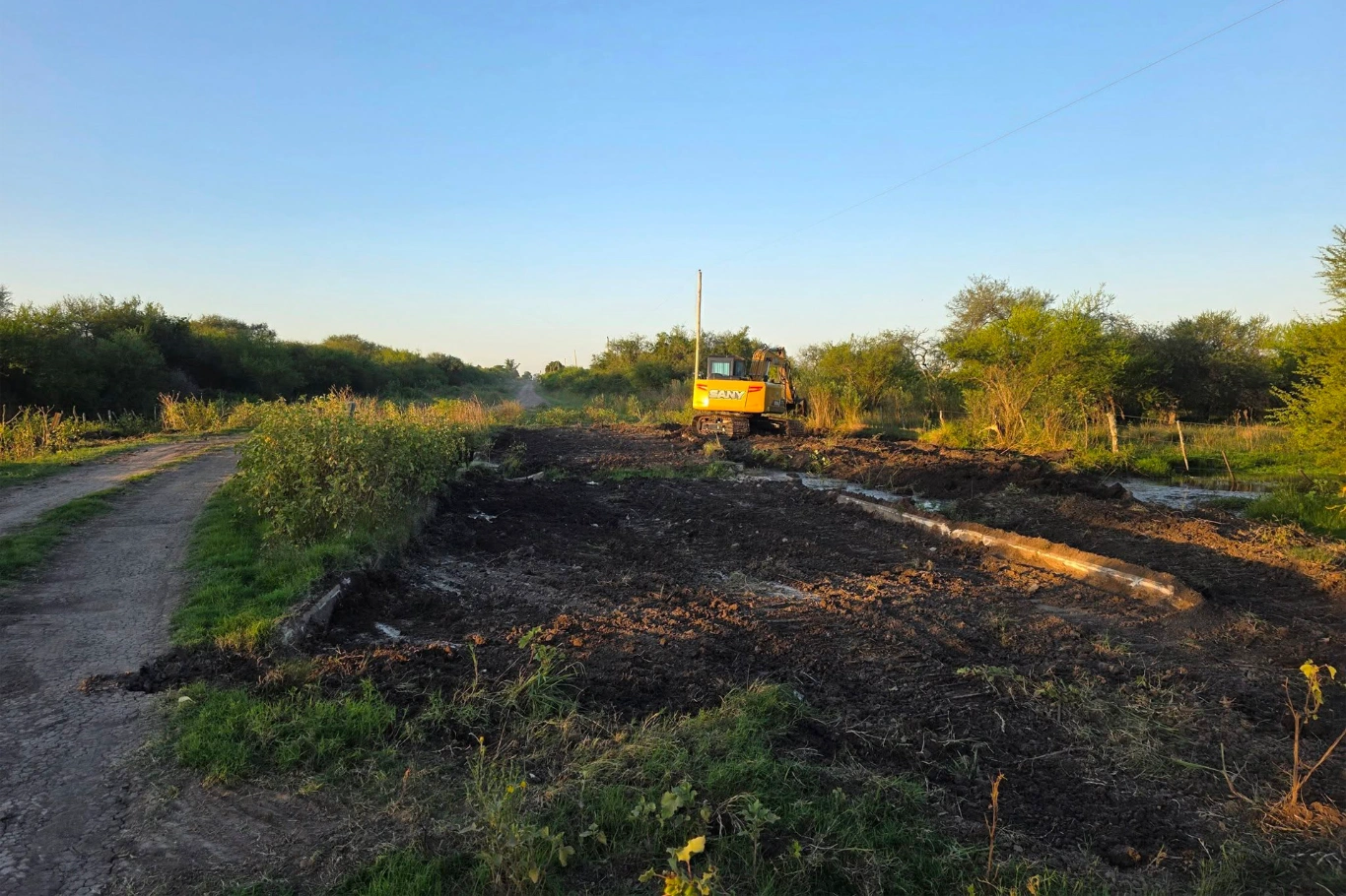 Comenzó la reconstrucción de cuatro calzadas sumergibles en el departamento Nogoyá