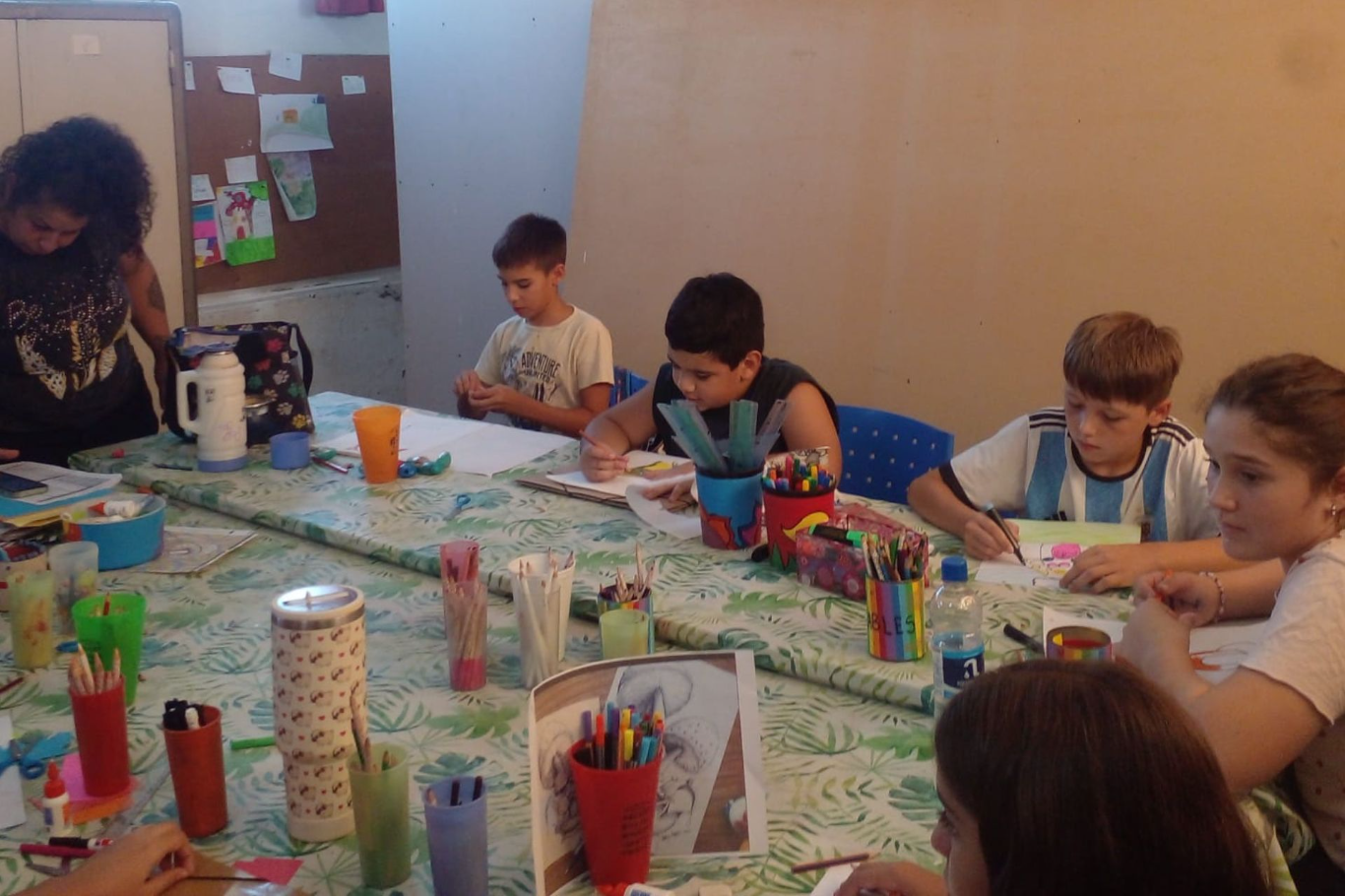 El Centro de Arte del Club Universitario abrió inscripciones con una amplia oferta de talleres