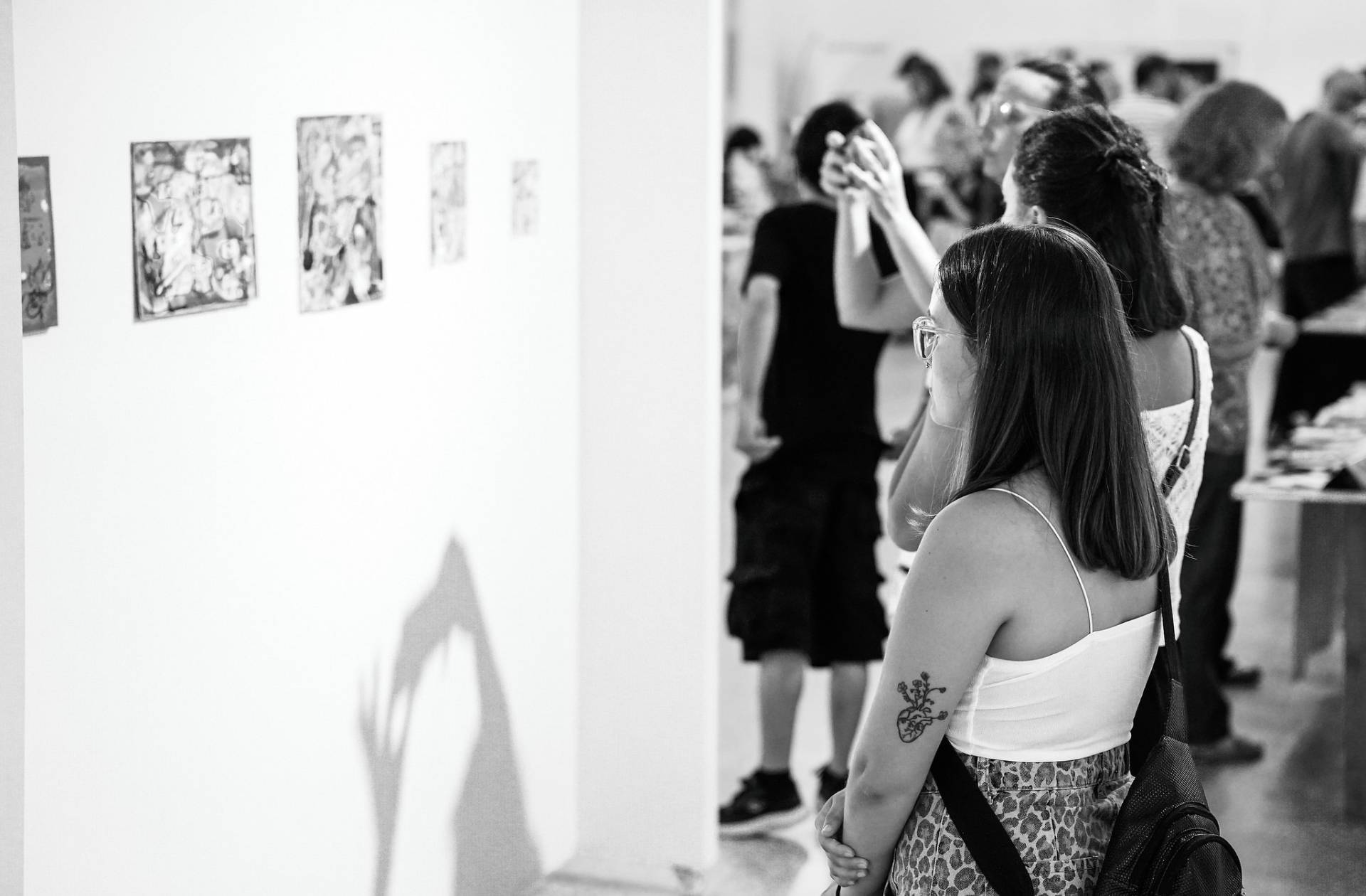 Inauguran una nueva muestra y feria en el Centro Experimental de Arte Contemporáneo