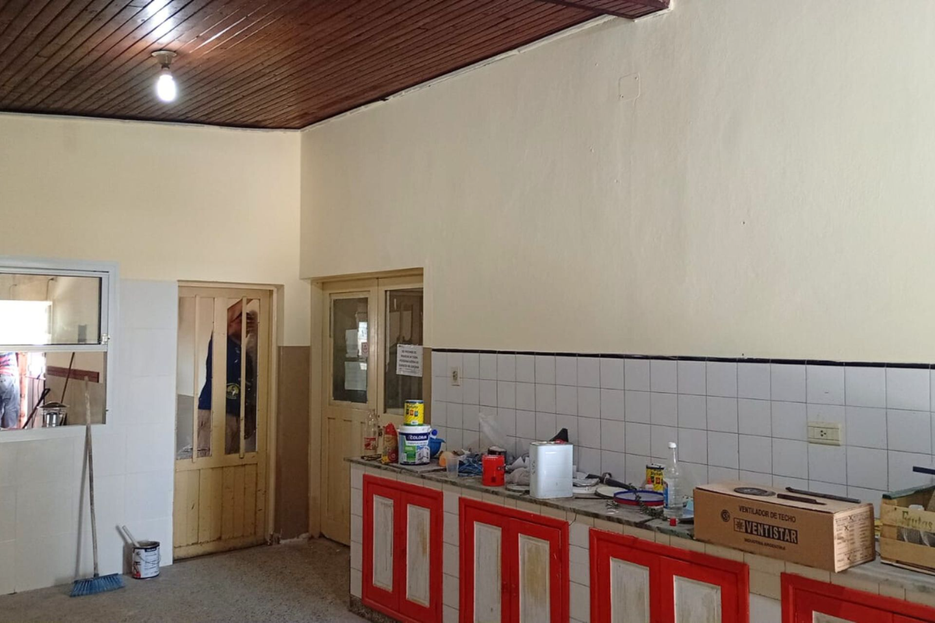El gobierno provincial ejecuta obras en cocina y jardín de infantes en escuela de Viale