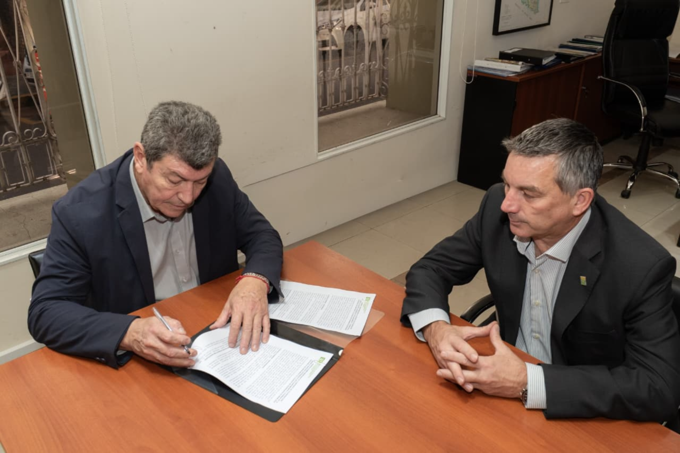 El IAPV firmó un acuerdo para agilizar escrituraciones y operatorias crediticias