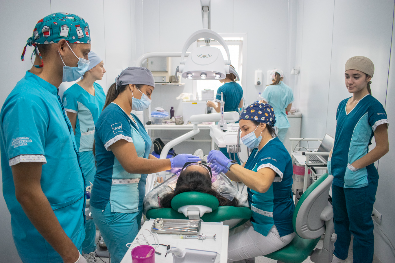 Jornada de salud bucal en Santa Elena brindó atención a 400 personas