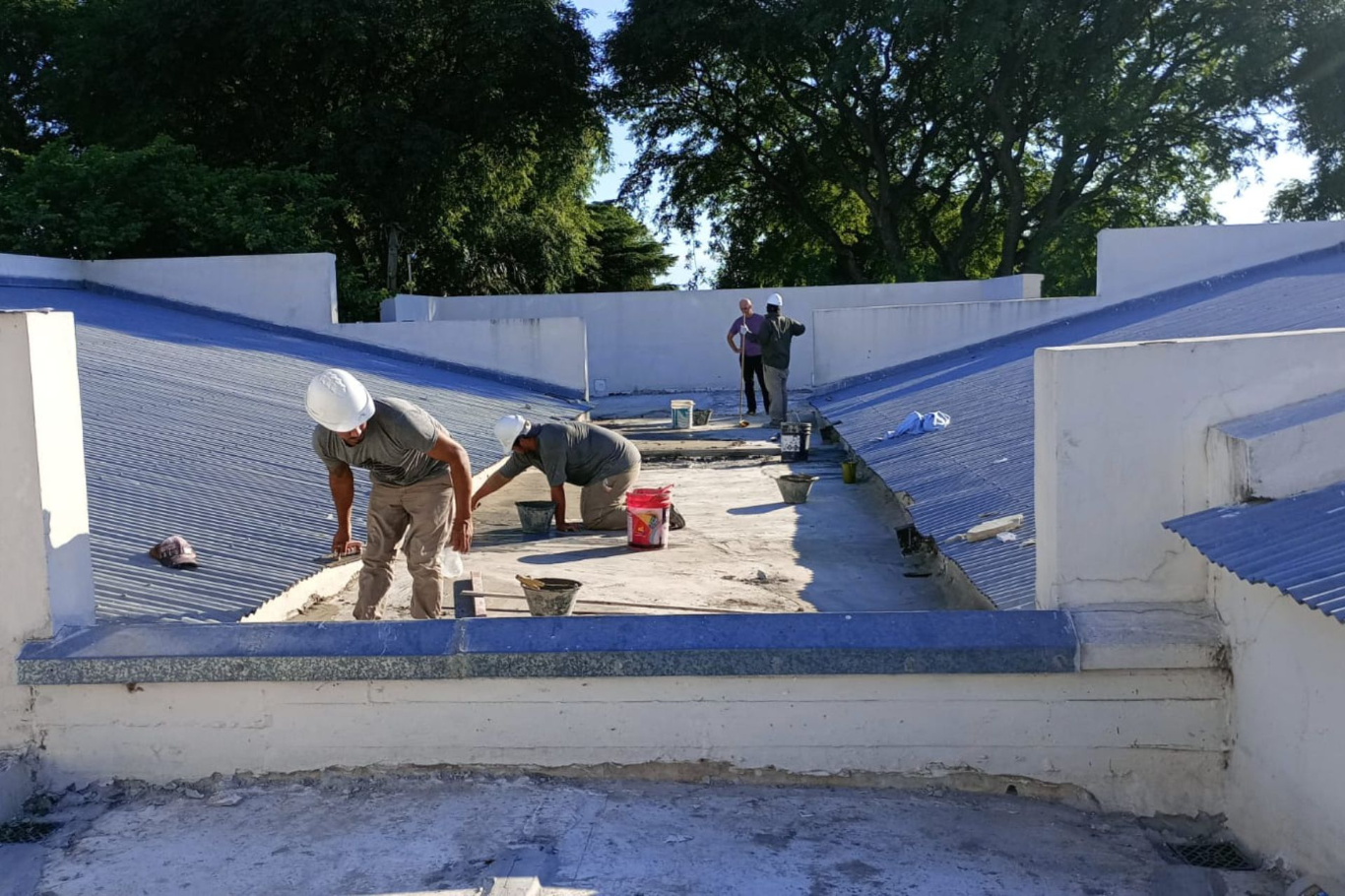 Mejoran condiciones edilicias para resolver filtraciones en una escuela de Paraná