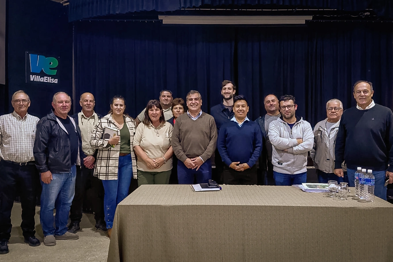 Vialidad concreta acuerdos con vecinos y productores para la mejora de caminos rurales del departame