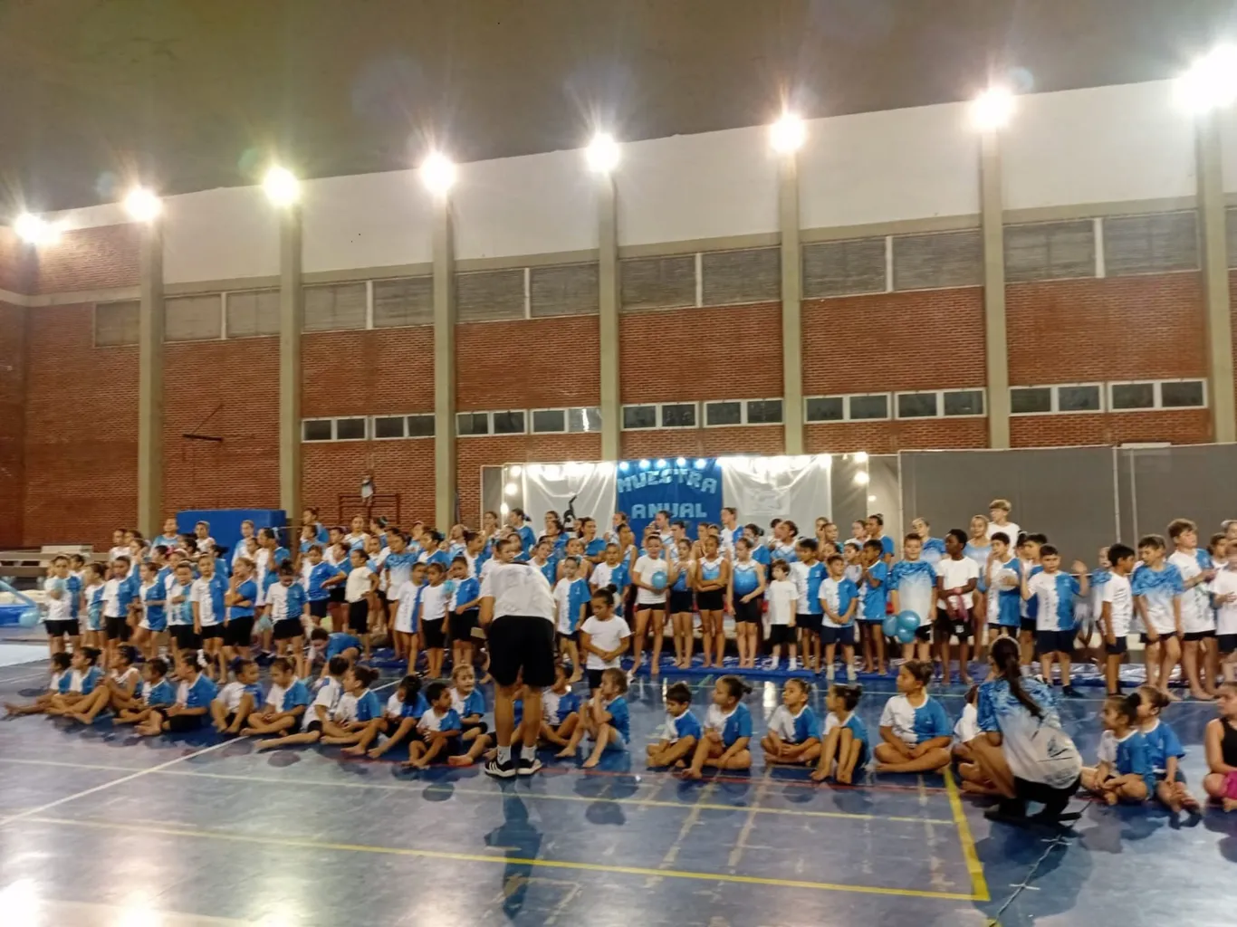 Estudiantes del CEF Nº 2 de Gualeguay realizaron la Muestra Anual de Gimnasia
