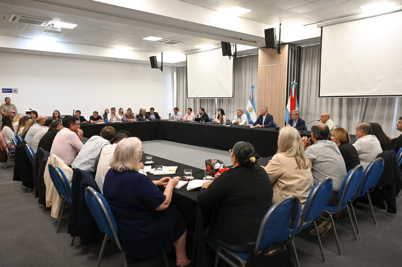 El gobernador encabezó una reunión con legisladores para avanzar en una reforma previsional