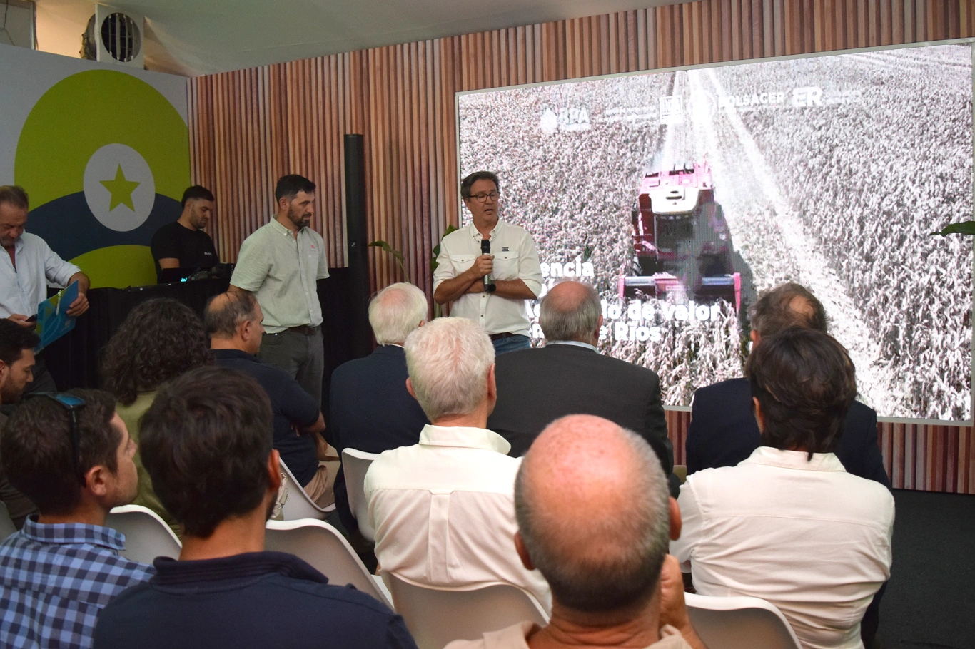 Entre Ríos presentó en Expoagro su laboratorio para detectar una plaga de maíz