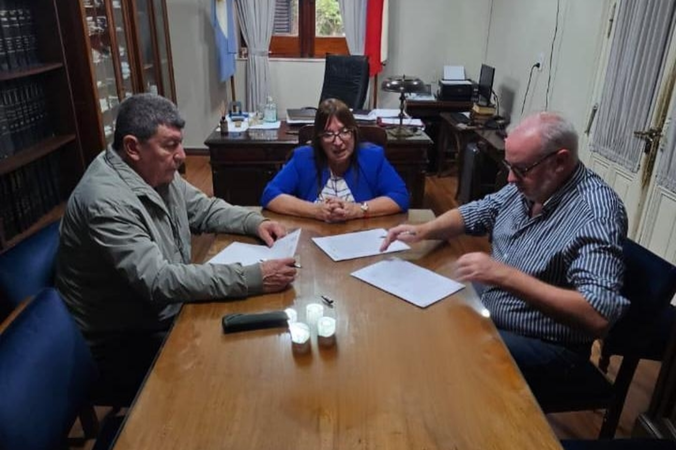 Se firmaron contratos para la ejecución de viviendas en Concordia y Los Conquistadores