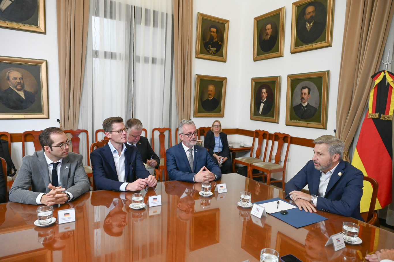 Frigerio busca afianzar vínculos económicos y culturales con Alemania