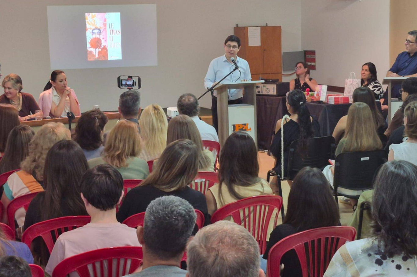 La Editorial de Entre Ríos presentó el libro Letras Libres en Seguí