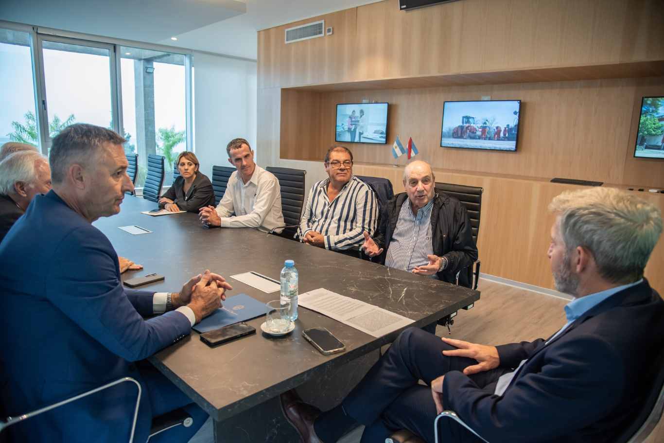 Frigerio se reunió con el sector avícola para impulsar la producción de proteína animal en Entre Río