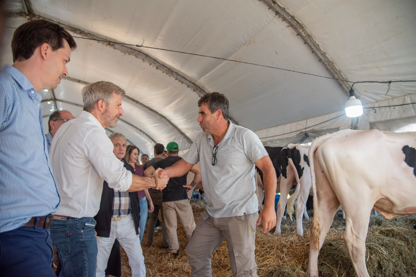 El gobernador participó de la Expo Provincial de la Leche y reafirmó el acompañamiento al sector pro