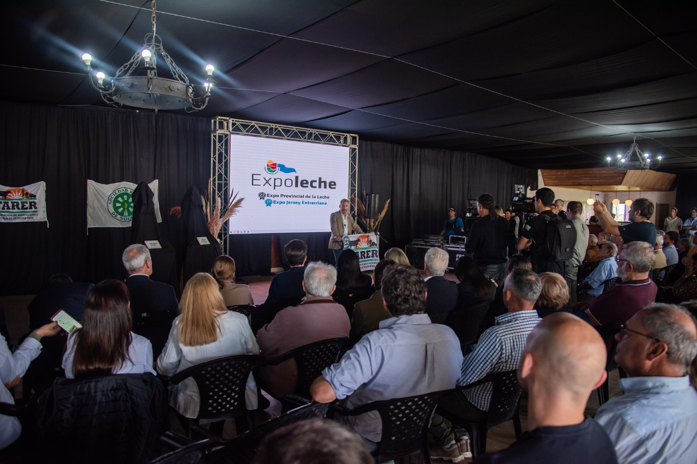 Frigerio encabezó un emotivo homenaje a Jorge Chemes en Nogoyá