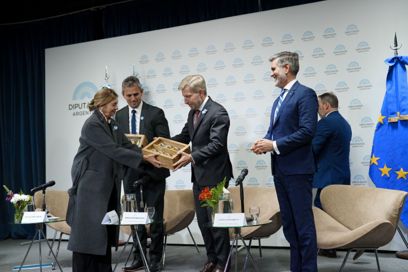 Frigerio presentó el potencial apícola de Entre Ríos en la Semana de la Miel en Buenos Aires