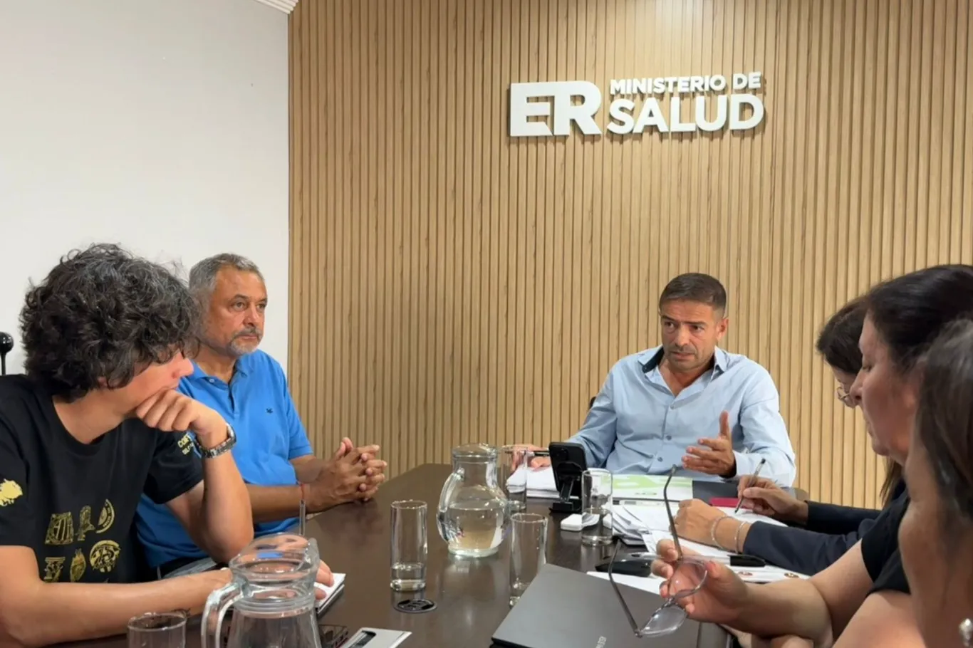 Autoridades de Salud abordaron situaciones laborales con dirigentes de la AT