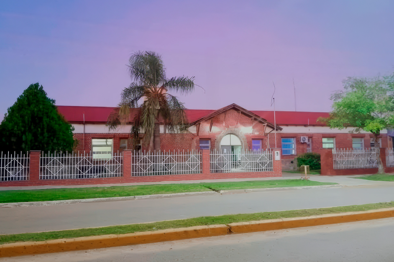 La provincia concretó mejoras eléctricas y planifica obras en el hospital de Sauce de Luna