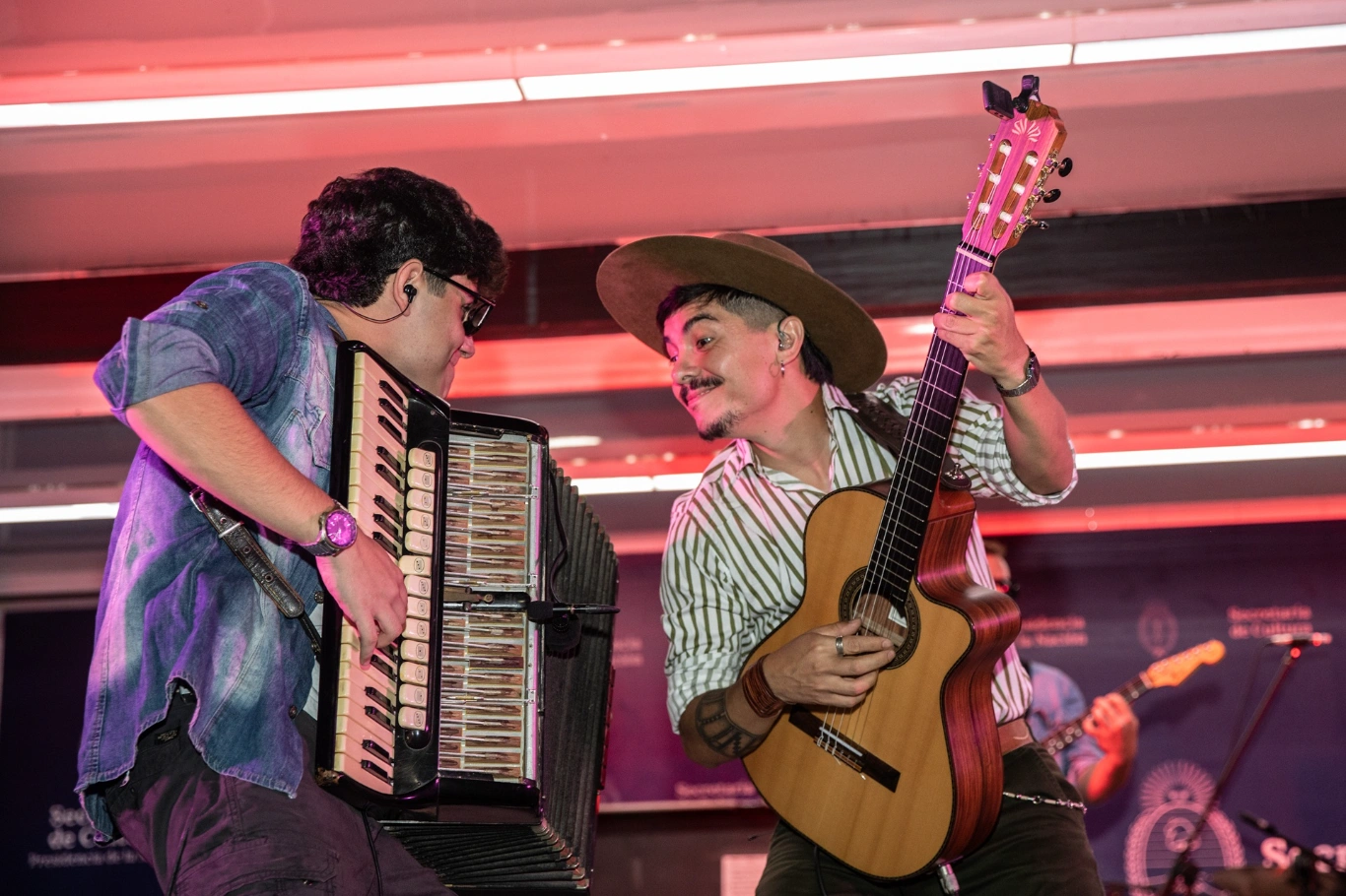 El escenario móvil de Ritmos Argentinos pasó por Colón y Galarza