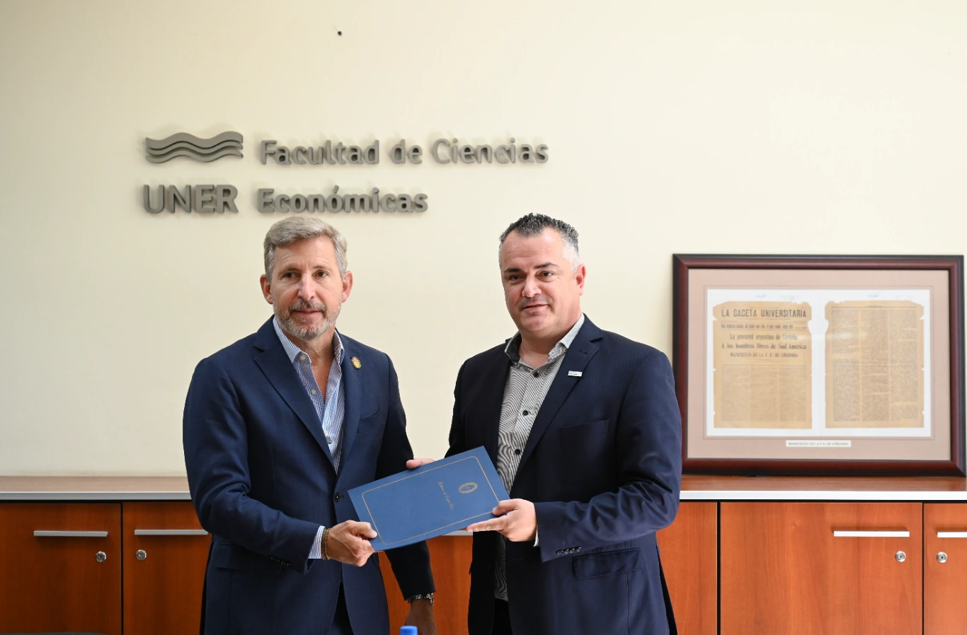 La provincia transfirió a la UNER el inmueble donde funciona la Facultad de Ciencias Económicas