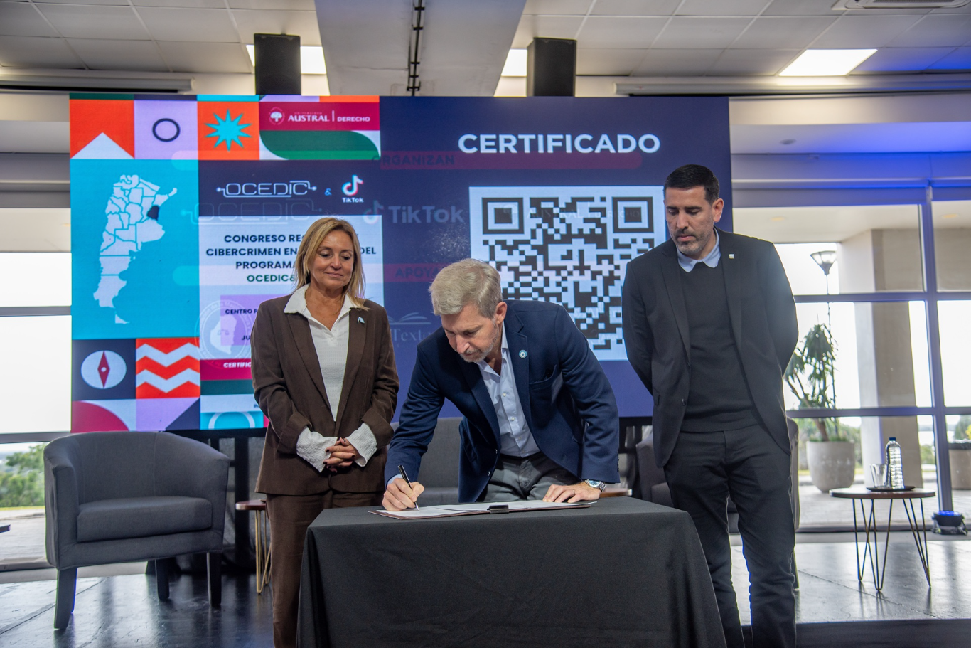 Frigerio instó a cuidar a niños y jóvenes a través del diálogo y el uso inteligente de la tecnología