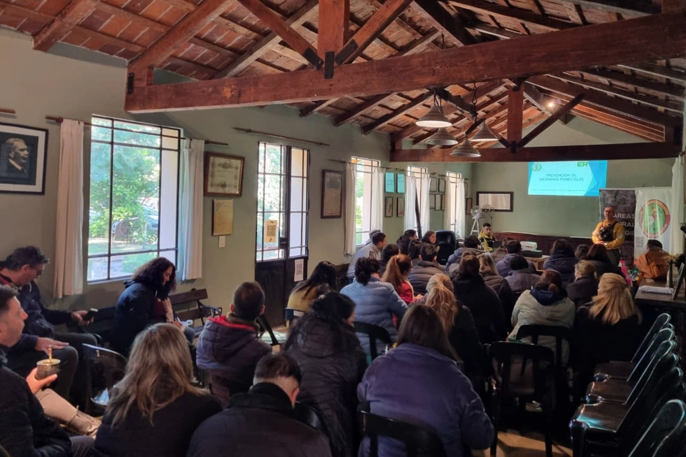 Capacitan a docentes entrerrianos en conservación y prevención de incendios en áreas protegidas