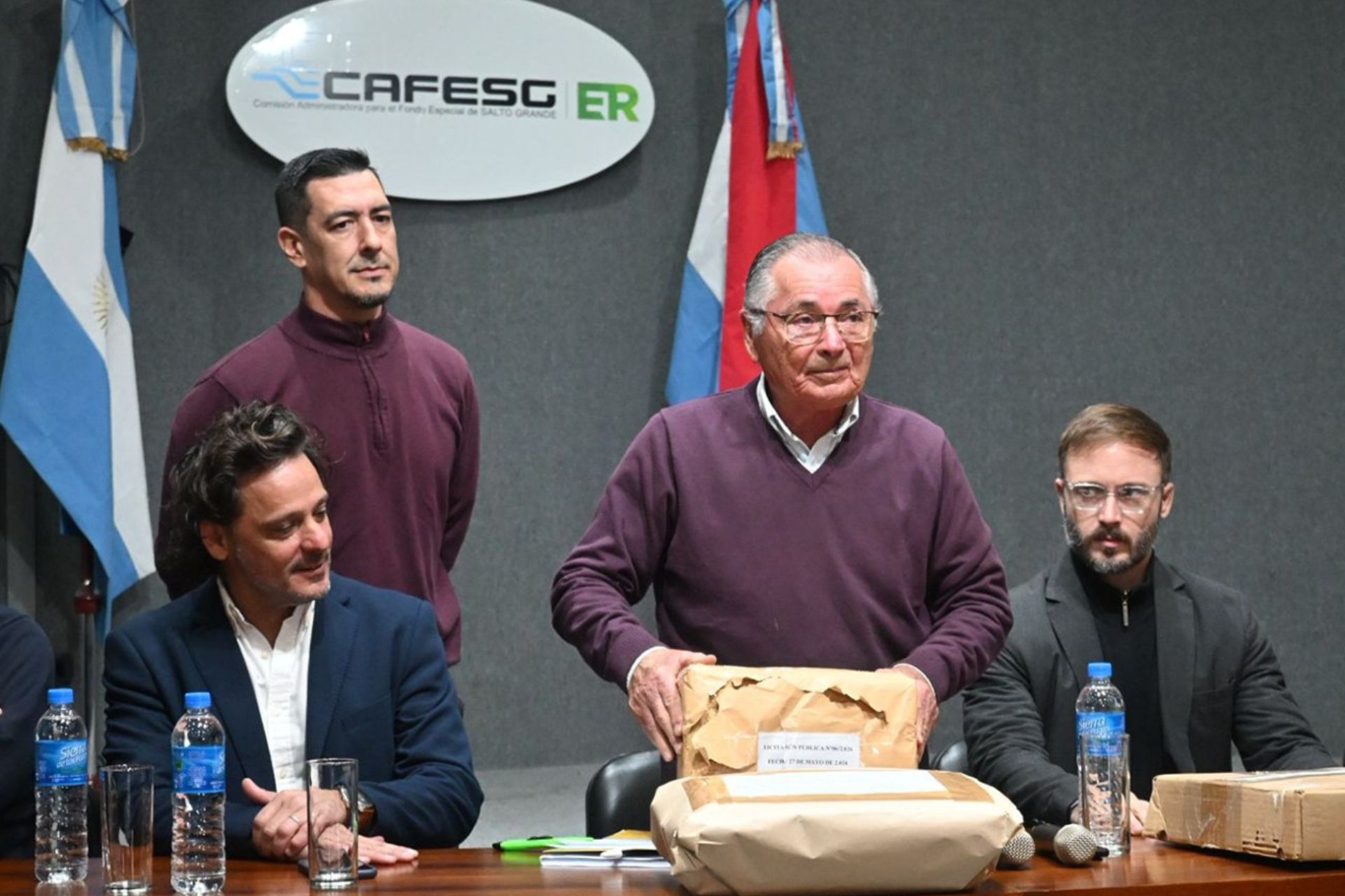 Se abrieron los sobres para dos obras escolares emblemáticas de la región de Salto Grande