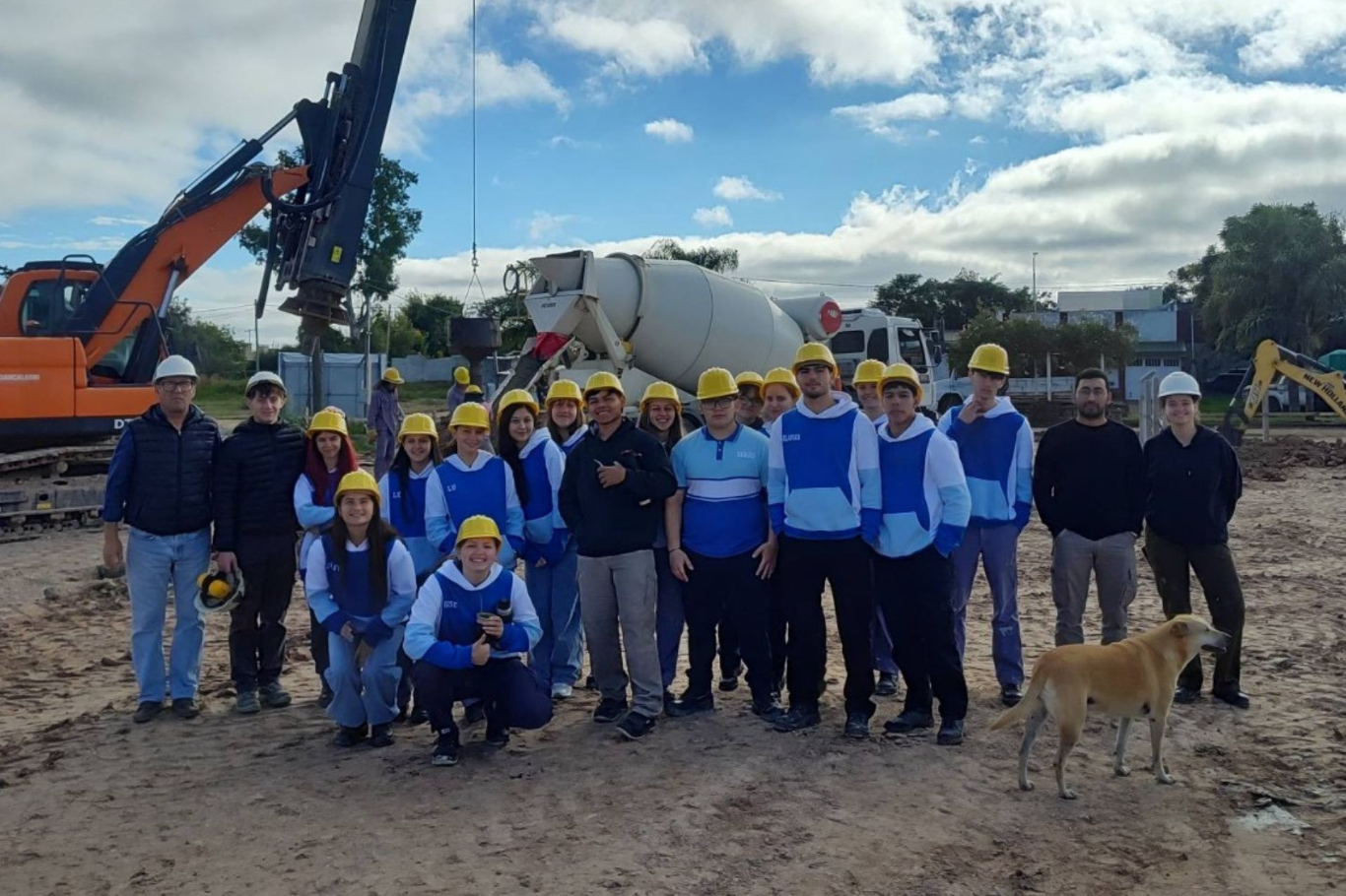 Estudiantes de la EET N° 45 realizaron una visita técnica a una obra educativa en ejecución