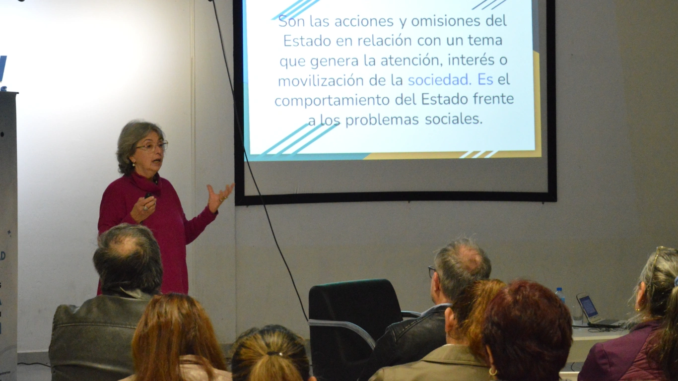 Se analizaron políticas y desafíos en torno al cuidado de las personas mayores