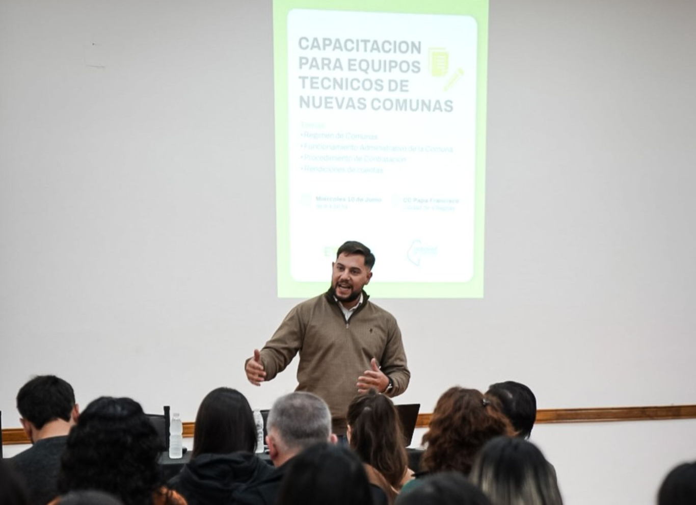 El gobierno fortalece la gestión de las nuevas comunas con capacitación técnica y administrativa