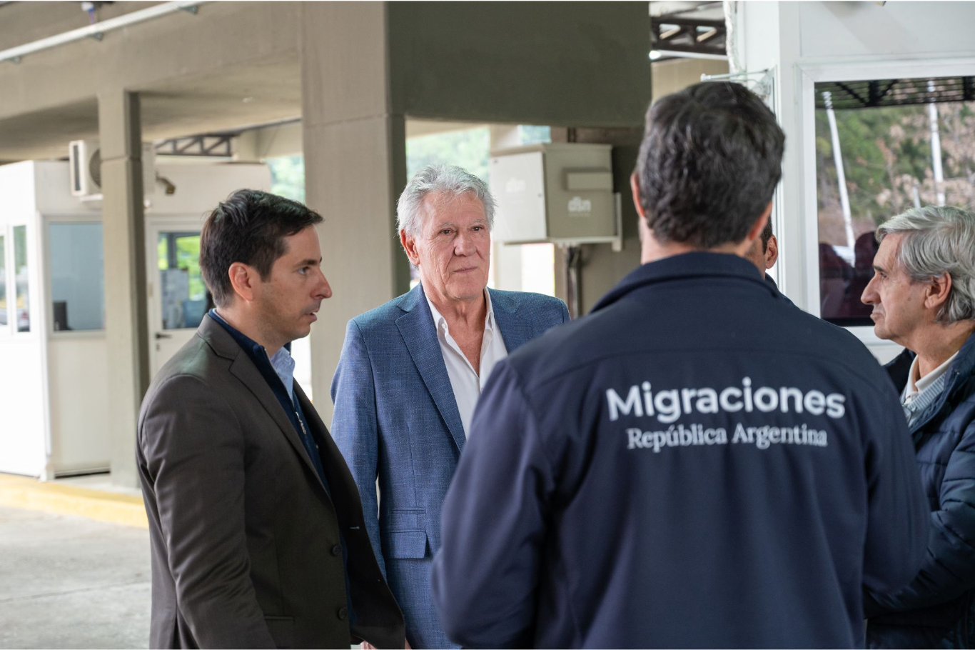 La provincia formalizó las últimas entregas de equipamiento para el Centro de Frontera Concordia-Sal