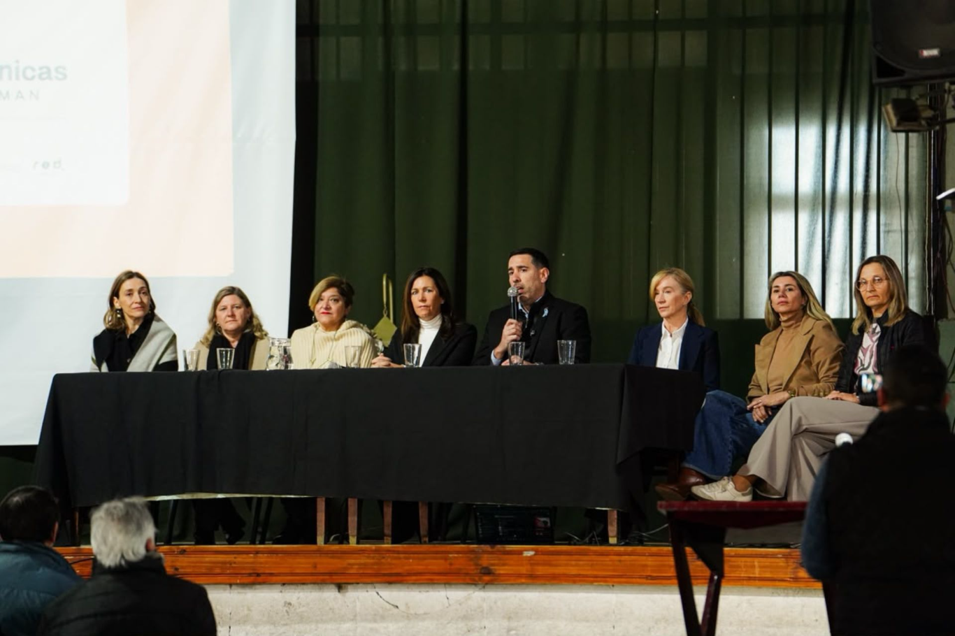 Con gran participación de equipos directivos se realizó la primera jornada de la Red de Escuelas Téc