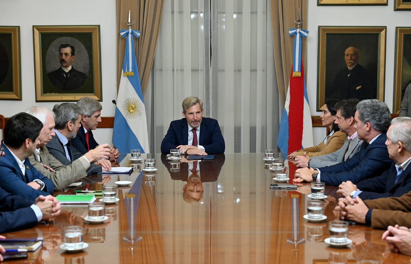 El gobernador encabezó un encuentro entre Caputo y empresarios entrerrianos