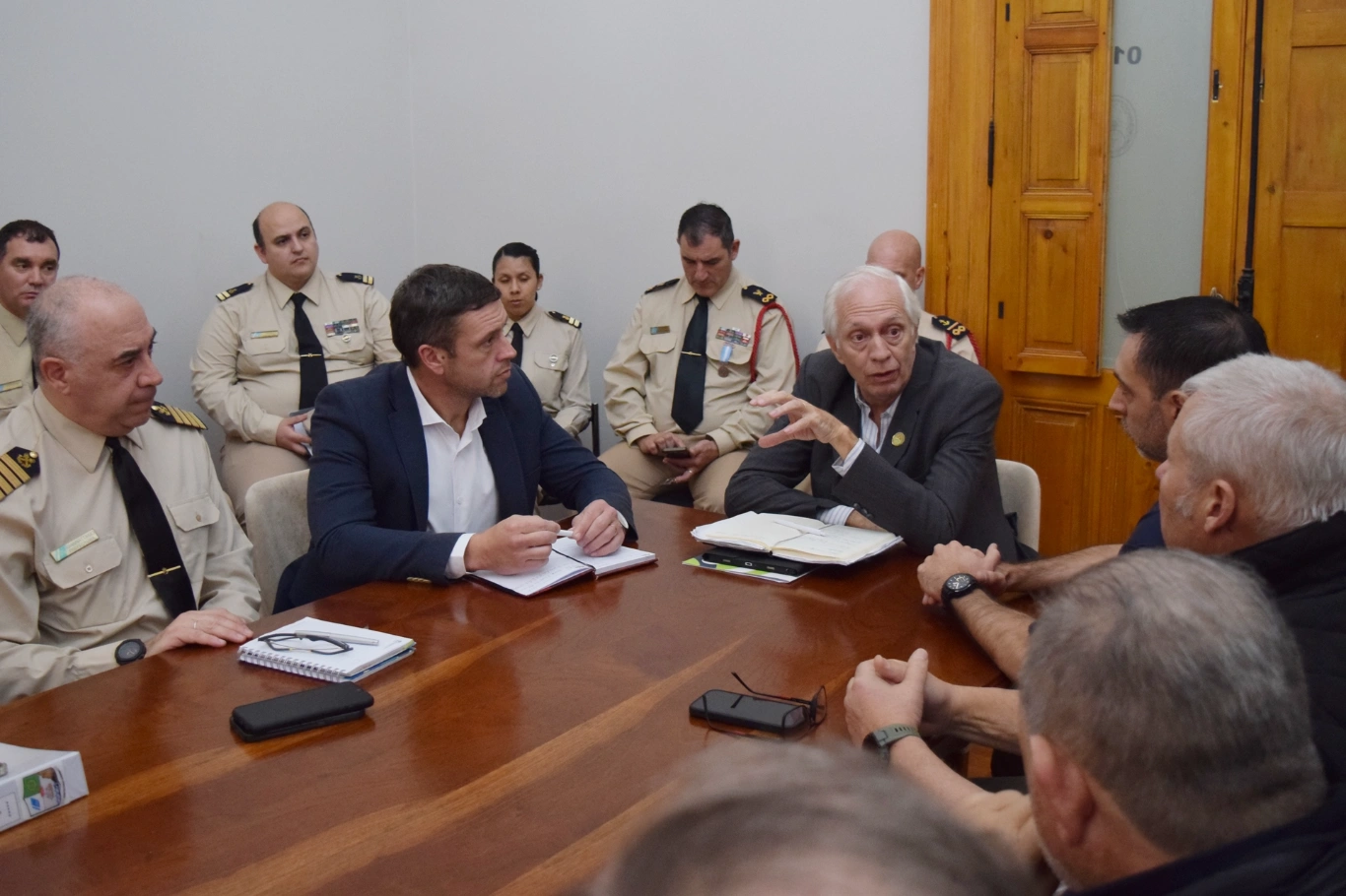 Toman medidas para facilitar el movimiento de hacienda desde islas a tierra firme ante posible creci