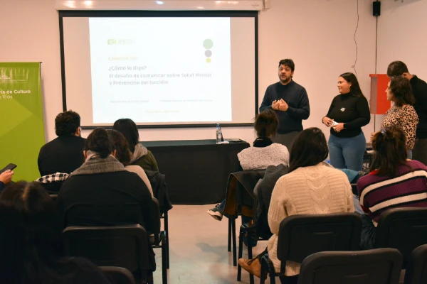 Equipos de Desarrollo Humano se capacitaron en comunicación responsable en salud mental y prevención del suicidio
