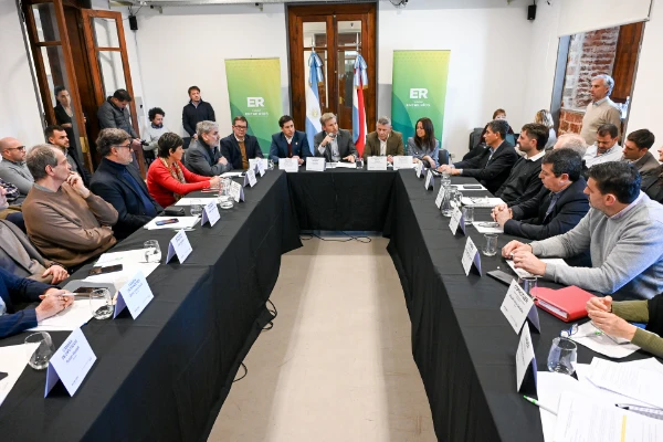 El gobernador anunció medidas de alivio para el sector turístico