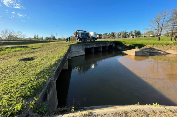 Finalizaron los trabajos de limpieza en el canal de desagüe pluvial del Túnel Subfluvial