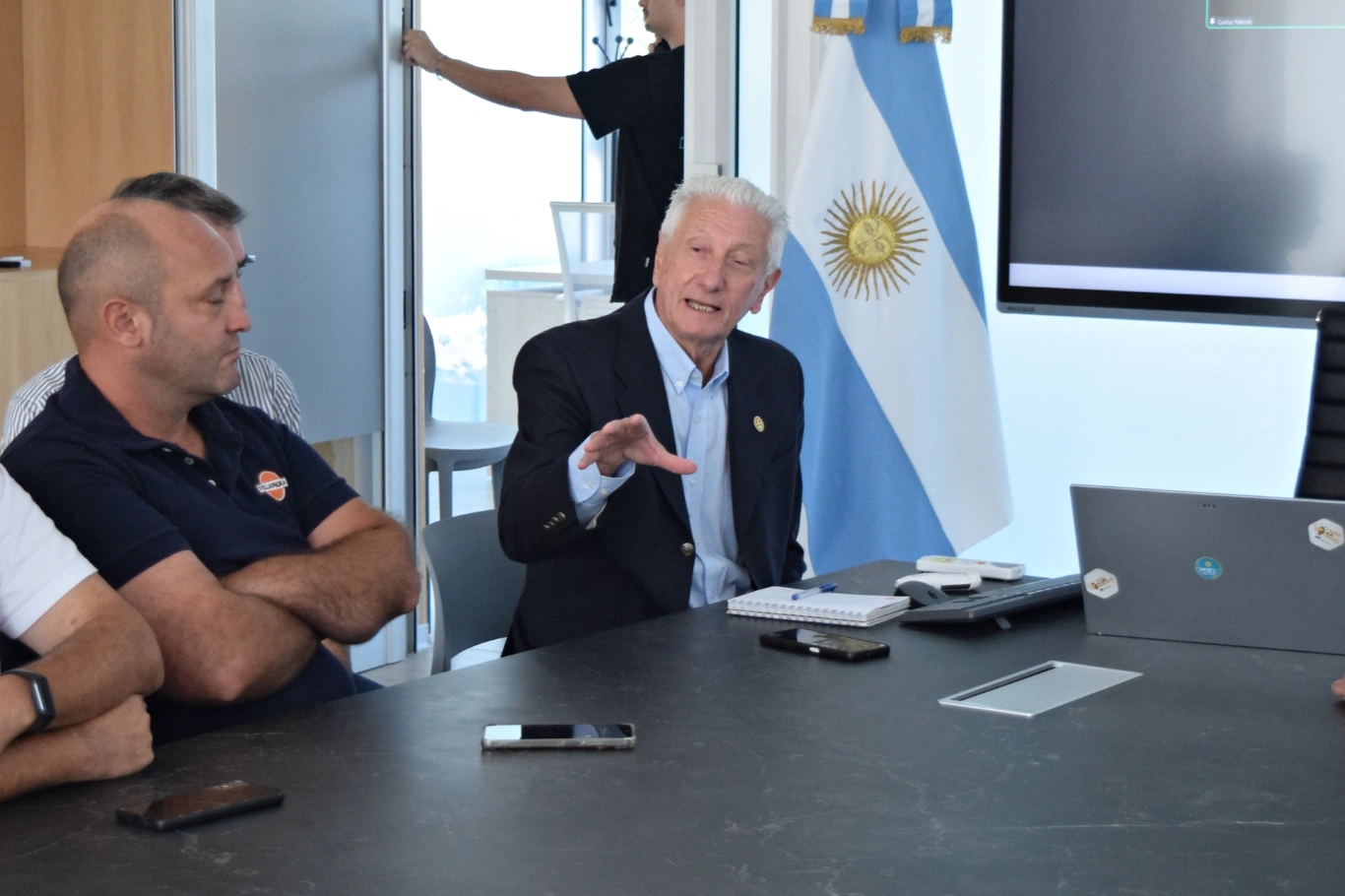 La provincia y el sector privado generan condiciones para mejorar la actividad apícola