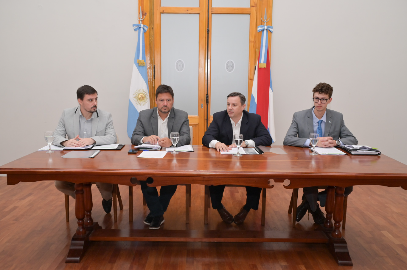 Avanzan los lineamientos para la compactación y descontaminación de vehículos